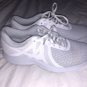 Nike tennis shoes